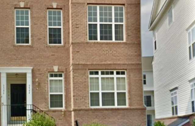 5546 CAPITAL GATEWAY Drive unit: 396 photos photos