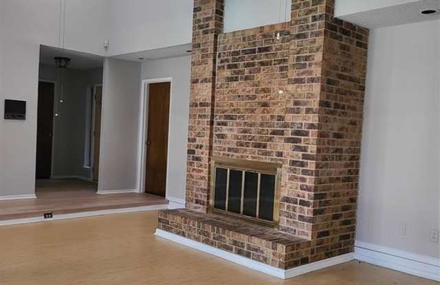 307 Centennial Boulevard Gallery 3