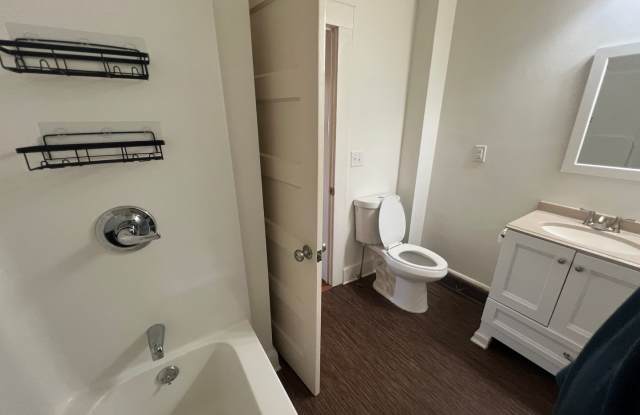 2 Bed 1 Bathroom Home in Downtown Greenville with 2 Door Garage! photos photos