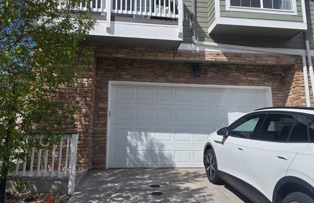 Modern 4 Bedroom 5 Bath Townhome - With Lots of Natural Light and Great Views! photos photos