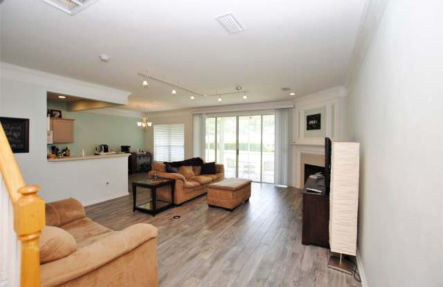 11089 Castlemain Cir S Gallery 4