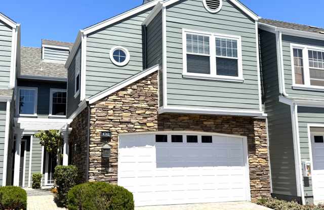 Gorgeous Rarely Available Bayshore Townhome- Just in Time for Summer! photos photos