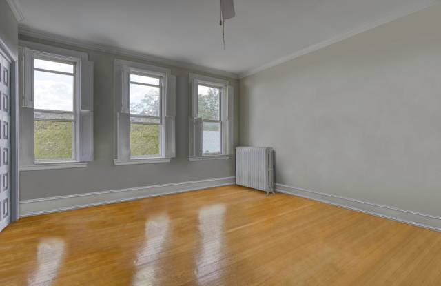 2813 N Calvert St photos photos
