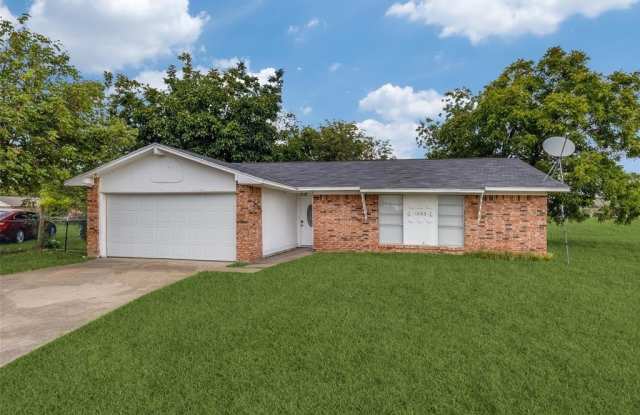 1053 Western Hills Drive - 1053 Western Hills Drive, Ferris, TX 75125