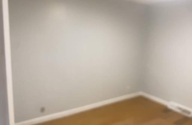 932 W Washington St - 932 West Washington Street, Springfield, IL 62704