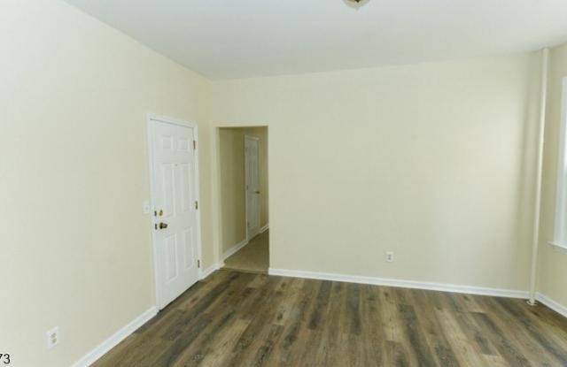 428 Avon Ave Gallery 4