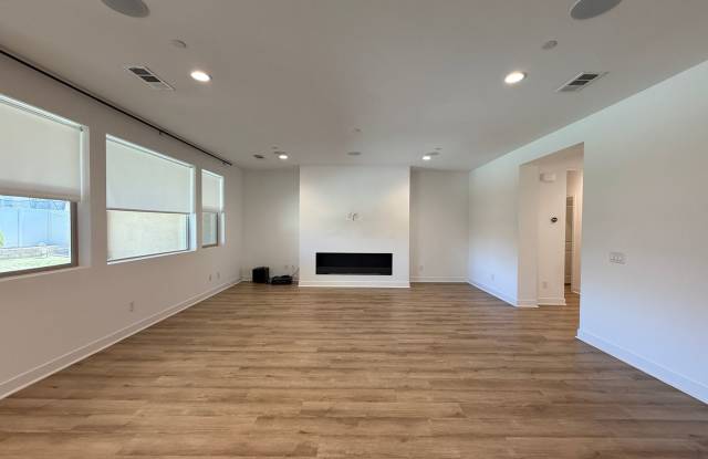 Joshua Hills 4 Bedroom - Available now! Gallery 4