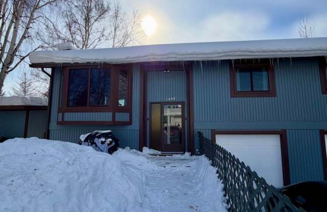 4 Bedroom Home in Fairbanks / Washer& Dryer / Cat Friendly photos photos