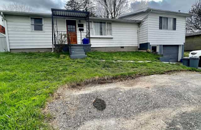 151 Florida Avenue - 151 Florida Avenue, Westover, WV 26501