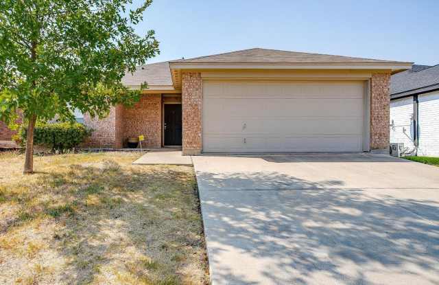 Perfectly located. 3 Bedroom, 2 Bath Home- White Settlement ISD- 76108 - 9321 Jason Court, White Settlement, TX 76108