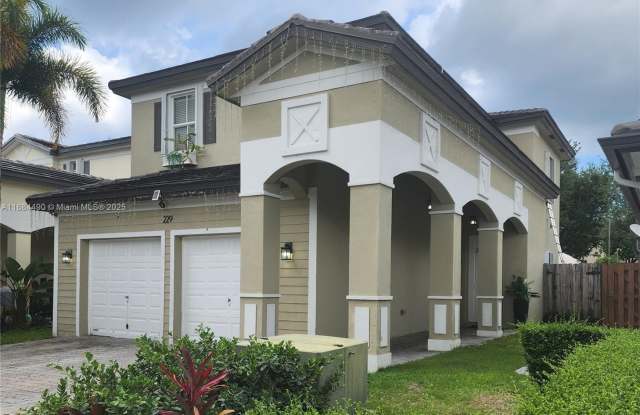 229 NE 36th Ter photos photos