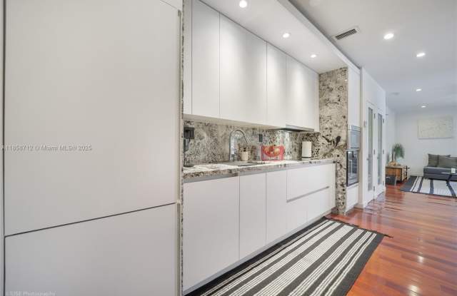 1057 15th St photos photos