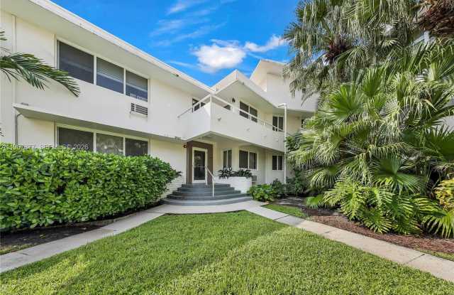 10190 Collins Ave photos photos