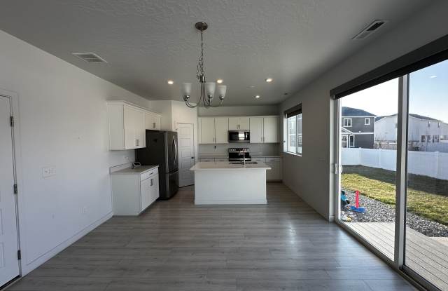 824 S Spring Canyon Way Gallery 2