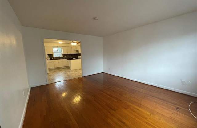 461-463 Boyden Avenue Gallery 4