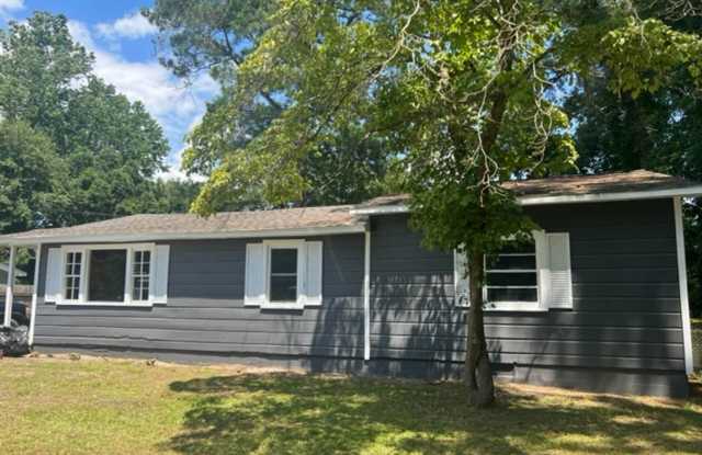 2639 Crystal Springs Drive ** 2 WEEKS FREE ** photos photos