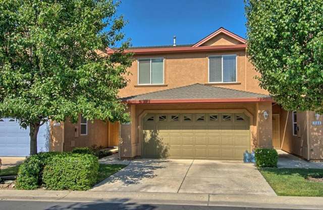 Luxury Townhome Gallery 1
