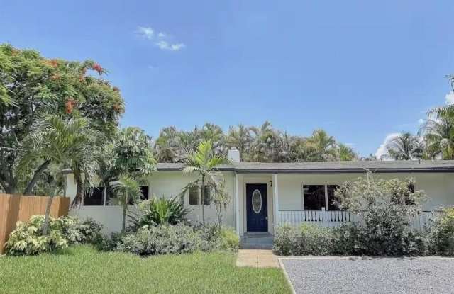 1344 NE 16th Ave photos photos