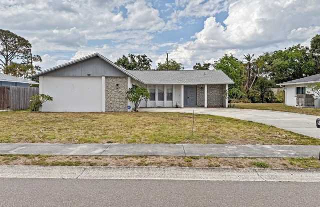 5365 WINEWOOD DRIVE photos photos