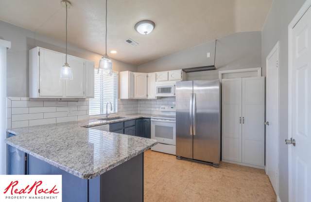 3 Bedroom Home with Red Rock Views and Community Pool - 695 500 West Street, St. George, UT 84770