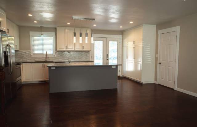 Gorgeous Family Home on Cul-de-Sac photos photos Gorgeous Family Home on Cul-de-Sac photos photos