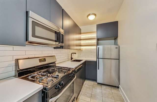 Stylish 1 Bedroom Condo in Foggy Bottom! Gallery 3