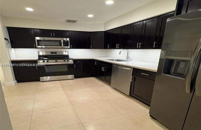 10431 SW 54th St # 0, Miami, FL 33165 Gallery 1