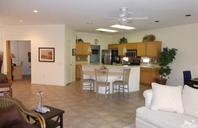 78739 Palm Tree Avenue Gallery 4