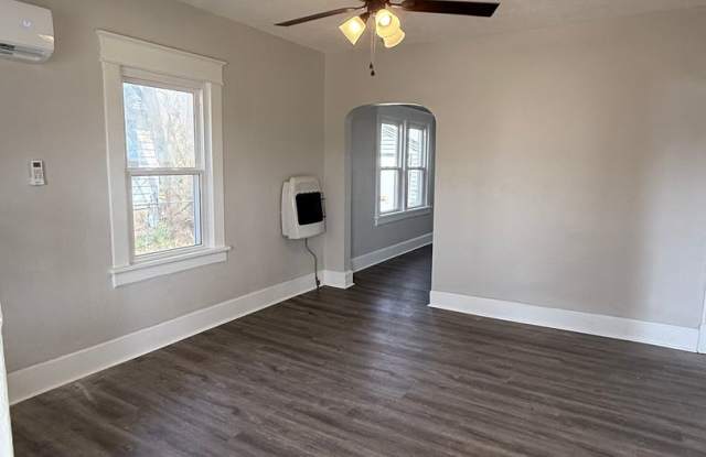 2 bedroom/1 bathroom Gallery 3