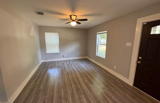 Updated 2 Bedroom in Central Waco Gallery 3