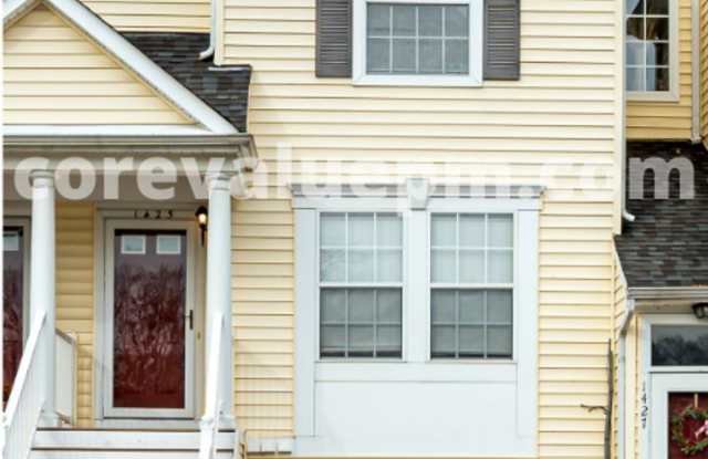 1425 Nestlewood Ct Gallery 1