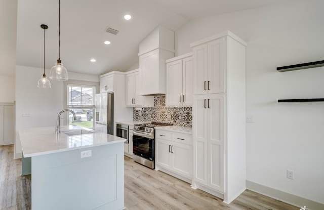 3800 Redbud Way Gallery 2