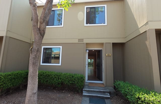 8 B Oak Crest Court - 8 Oak Crest Ct, Novato, CA 94947