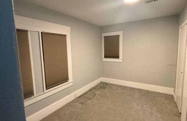 Charming 4BR House in High Point Gallery 3