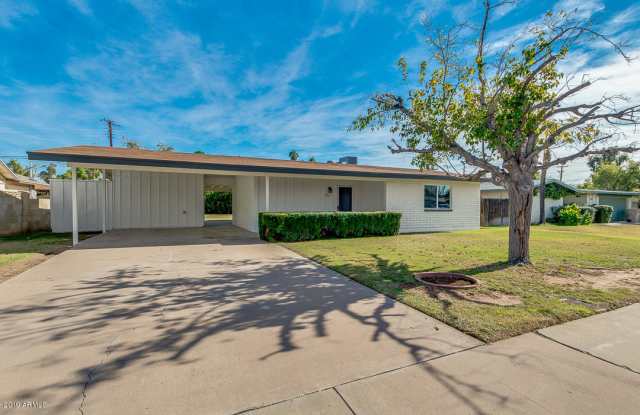 8027 N 55TH Drive Gallery 2