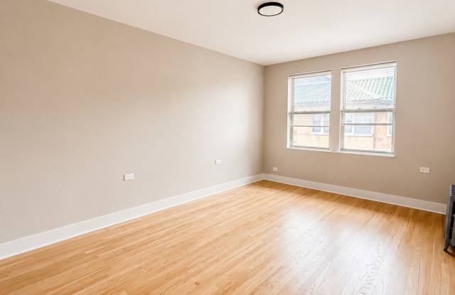 7520 N Seeley Ave, Apt 1E Gallery 1