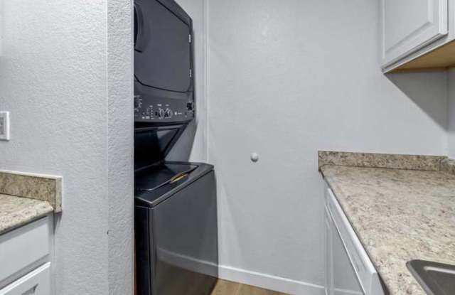 1867 Cherokee Dr Unit 1 Gallery 3