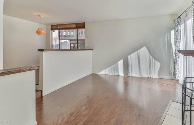 4769 Elmer Avenue Gallery 4