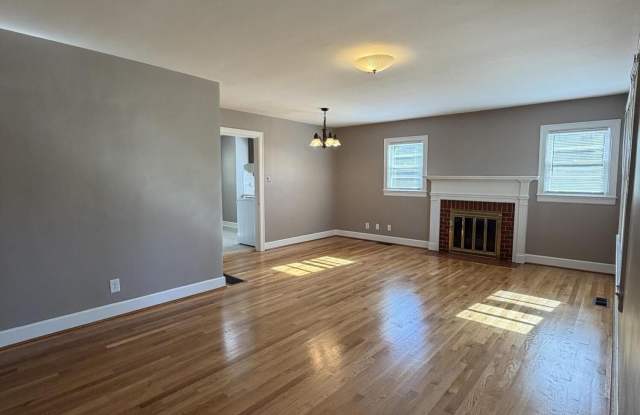 206 Cardinal Avenue Gallery 3