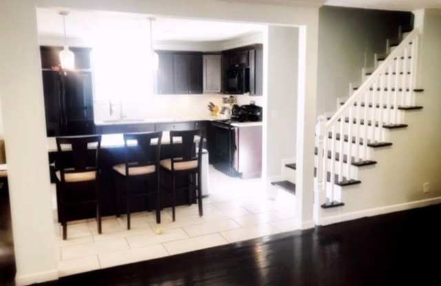 2003 Rose Cliff Dr Unit A Gallery 3