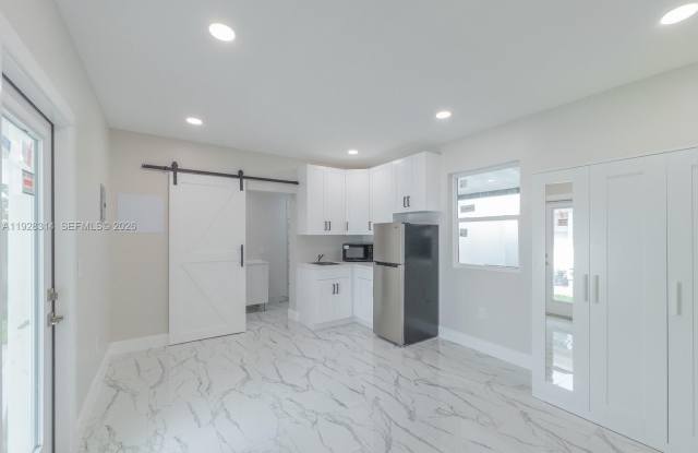 3360 SW 24th Ter photos photos