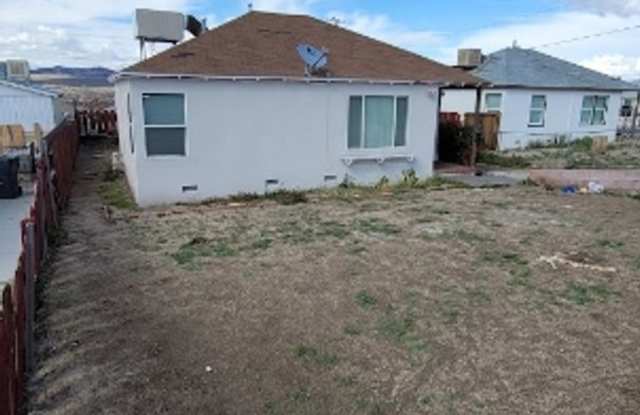 2 Bedroom 1 Bath home w/ washer Dryer Hook Ups. Gallery 3