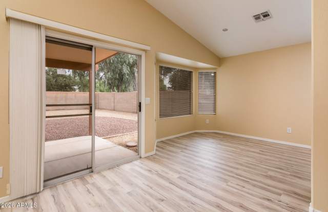 12566 W Palm Lane Gallery 4