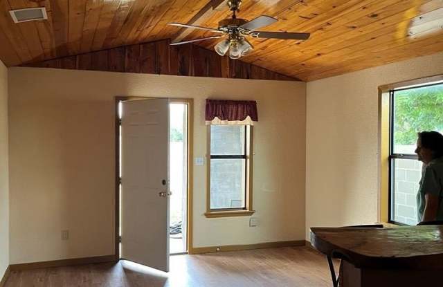 303-B First St photos photos