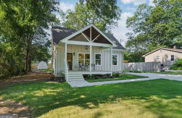 1036 Dell Avenue SE - 1036 Dell Avenue Southeast, Smyrna, GA 30080