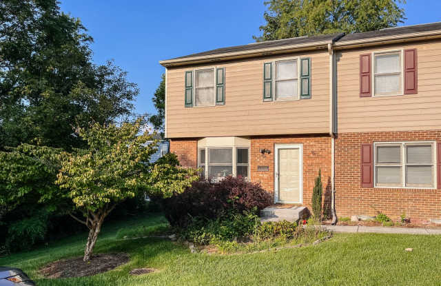 3 Bedroom, 2 Bath Townhouse Gallery 3