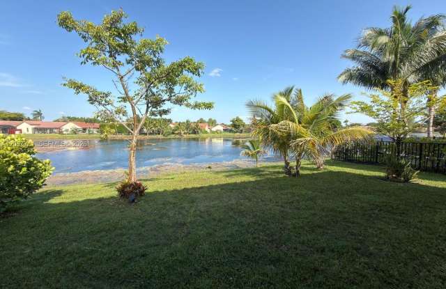 455 SW 113TH LN PEMBROKE PINES, FL 33025 Gallery 4