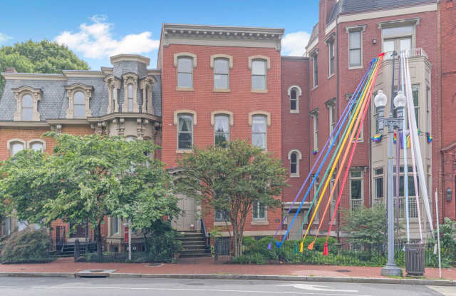 Available Now! Two Bed/Two Bath in the Most Walkable Part of DC, Logan Circle! Gallery 3