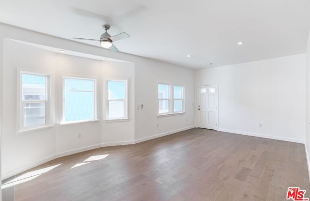 31 Breeze Ave Gallery 4