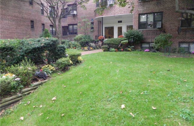 15 Clent Road - 15 Clent Road, Great Neck Plaza, NY 11021